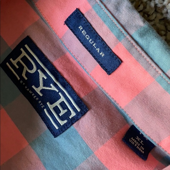 Men’s short sleeved casual button down - Picture 3 of 4